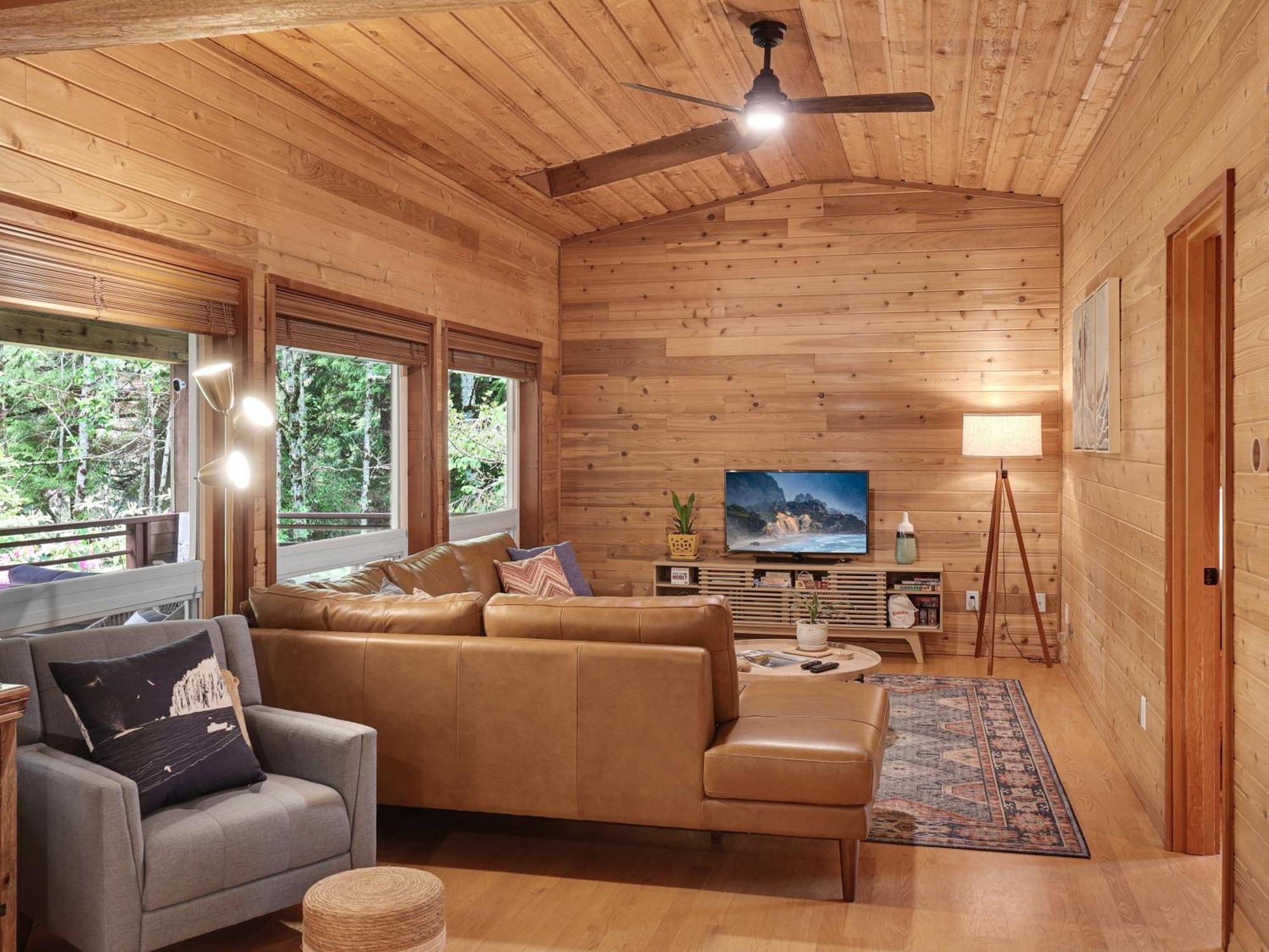 Woods Waves: Luxury Coast Cabin King Beds Pets 蒂拉穆克 外观 照片