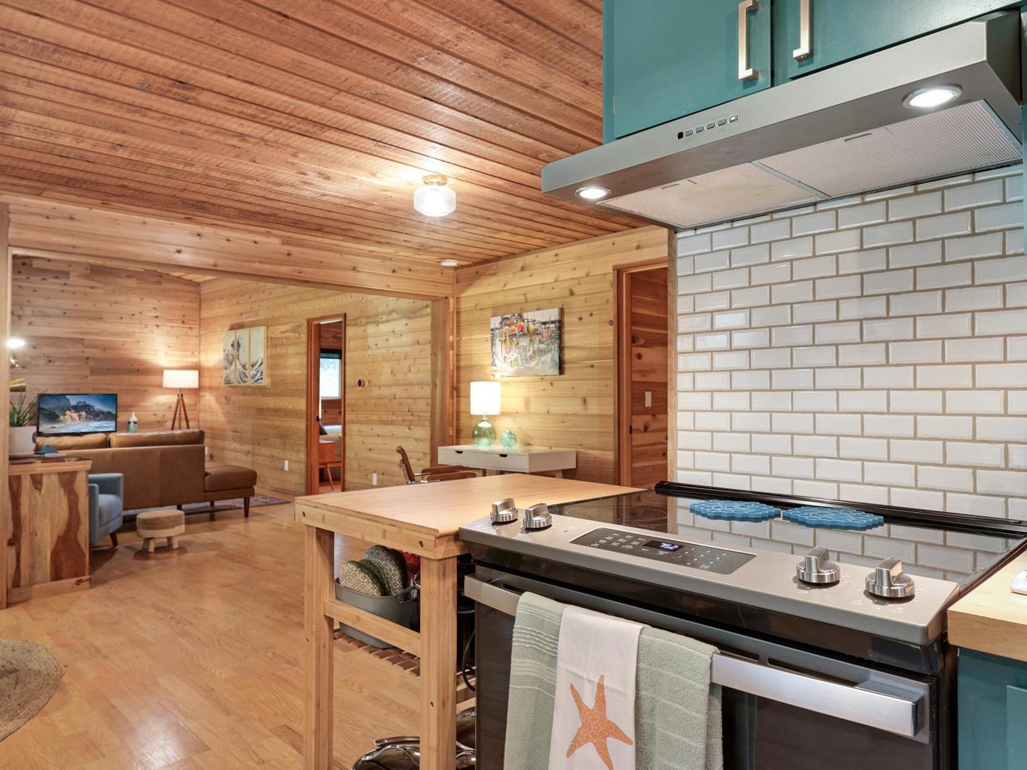 Woods Waves: Luxury Coast Cabin King Beds Pets 蒂拉穆克 外观 照片