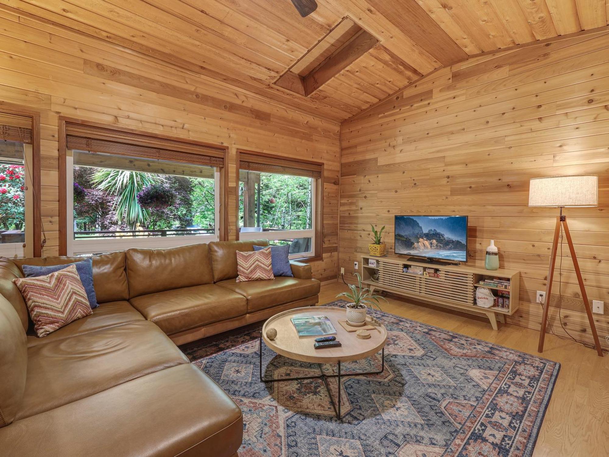 Woods Waves: Luxury Coast Cabin King Beds Pets 蒂拉穆克 外观 照片