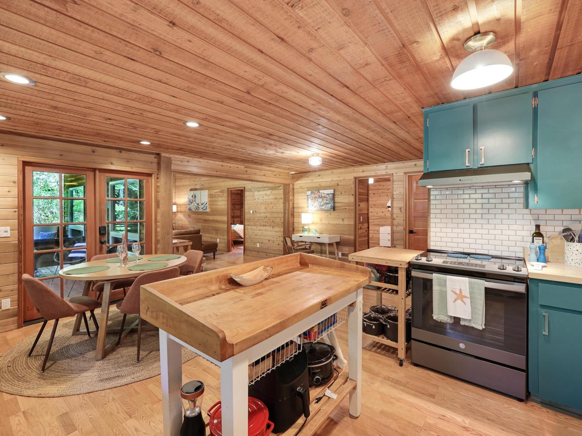 Woods Waves: Luxury Coast Cabin King Beds Pets 蒂拉穆克 外观 照片